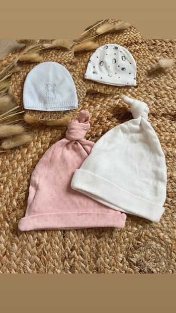 Lot 4 bonnets naissance