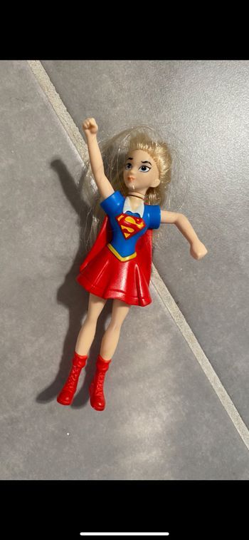 Petite poupée Supergirl
