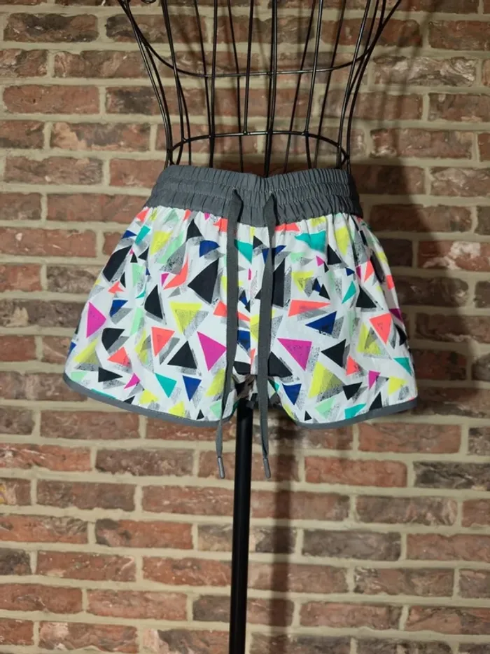Short blanc à motifs triangle multicolores Undiz XS - photo numéro 2