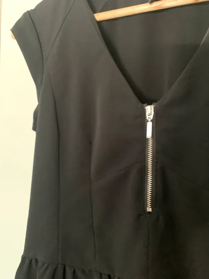 Robe noire - photo numéro 3