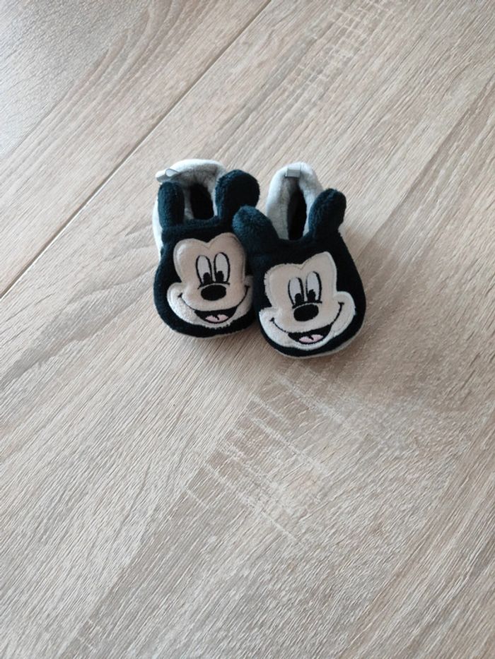 Petits chaussons Mickey