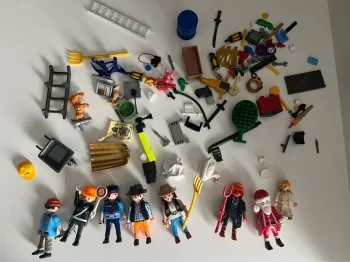 Lot personnages et accessoires Playmobil