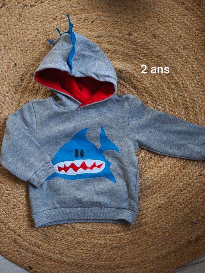 Sweat requin 2 ans
