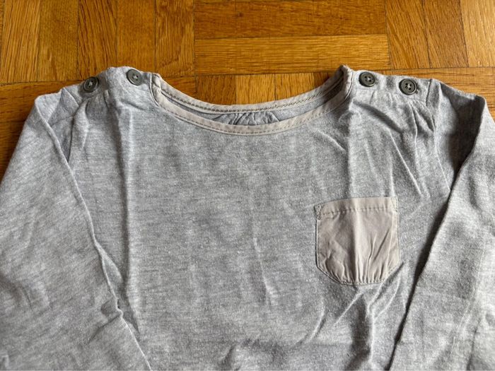 Haut Boutchou gris 12 mois très bon état - photo numéro 3
