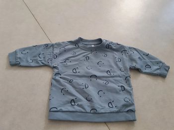 Pull bleu/gris t. 12 mois