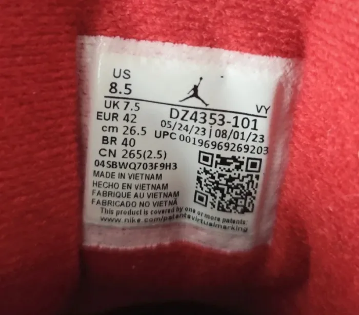 Jordan Max Aura 5 White Varsity Red T42 - photo numéro 9