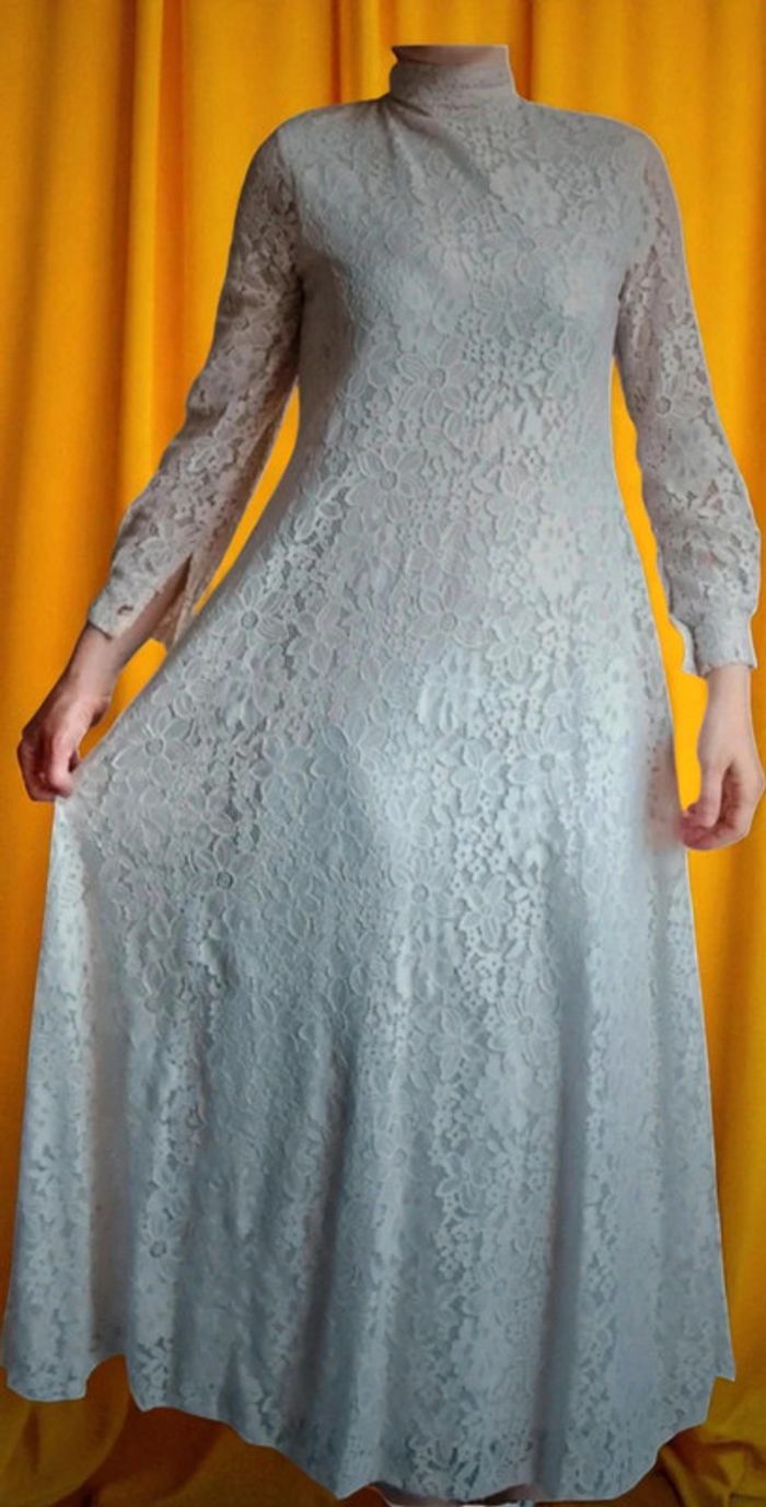 Robe élégante en guipure, style bohème chic - photo numéro 3