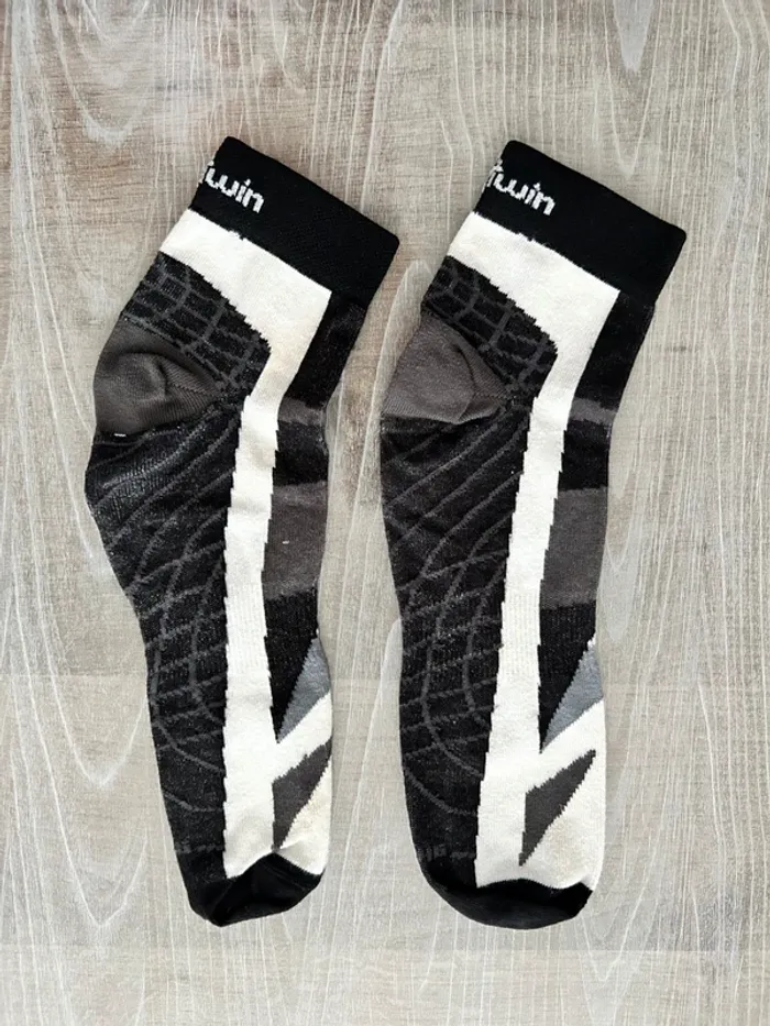 Chaussettes Vélo Taille 43/46 Neuves - photo numéro 2