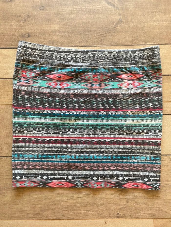 Mini jupe moulante motif ethnique
