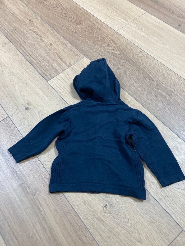 Gilet bleu marine à capuche - photo numéro 2