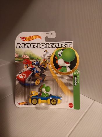 Hotwheel mario kart yoshi Mach 8