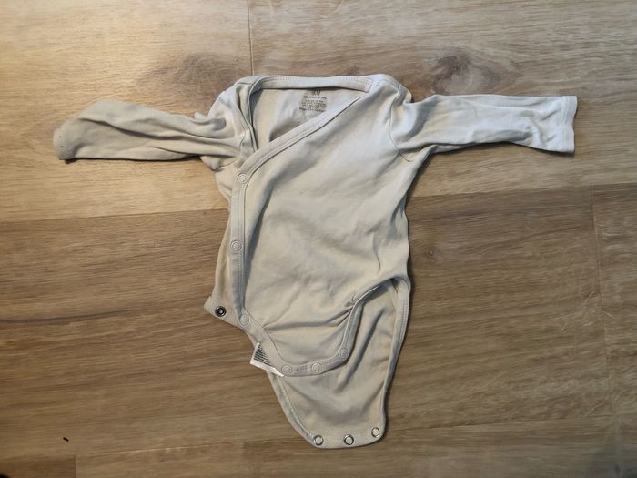 Lot bodies garçon 6 mois - photo numéro 4