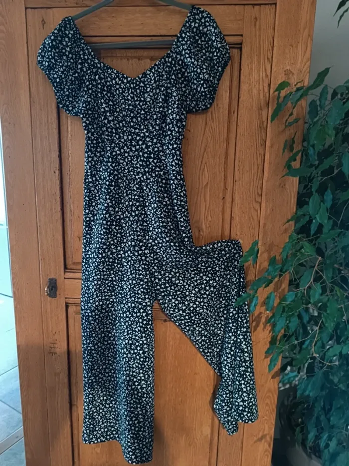 Combinaison pantalon noire et blanche