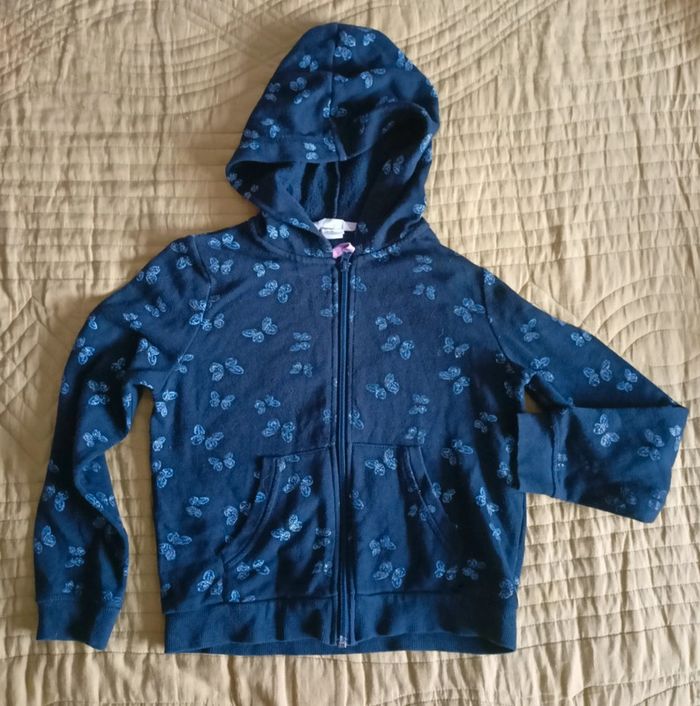 Gilet sweat capuche motif papillon 6/8 ans