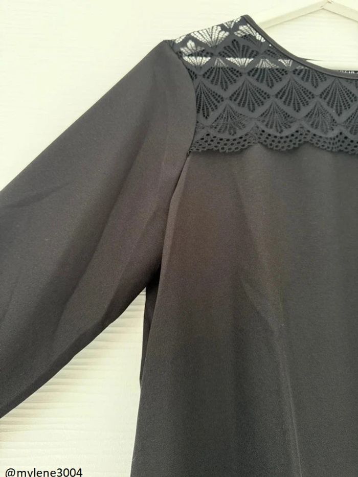 Haut blouse noire élégante uni col rond en dentelle manches longues - photo numéro 2