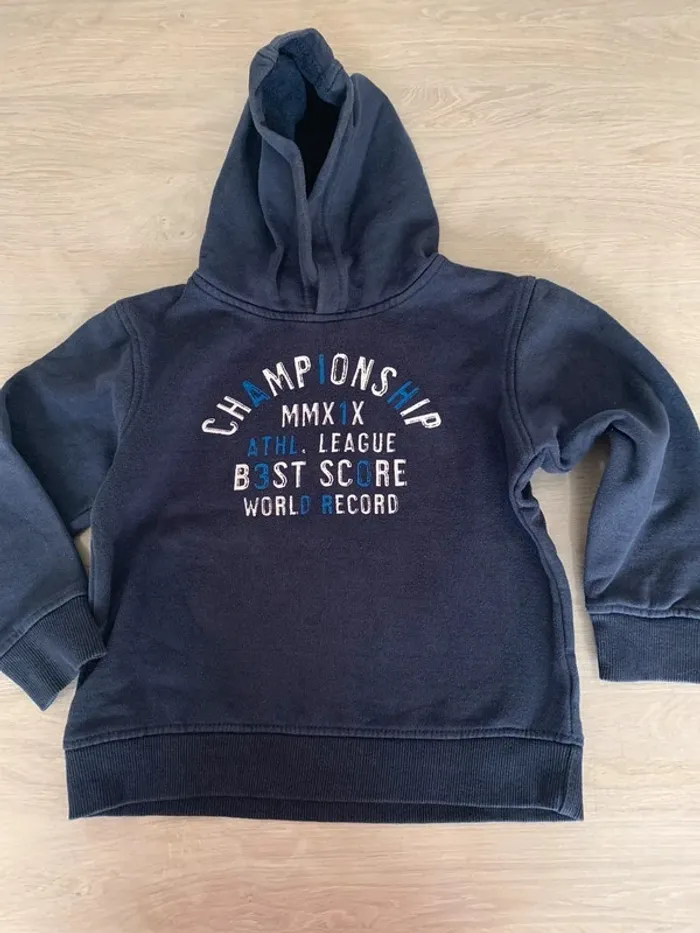 sweat à capuche bleu marine