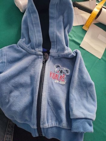 #kytie2moisgarcon. Gilet manches longues taille 2/4 mois