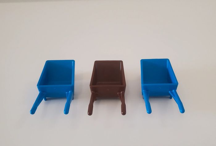 Playmobil outils de chantier Lot de 5 brouettes,1 pelle et 1 barrière de chantier très bon état - photo numéro 5