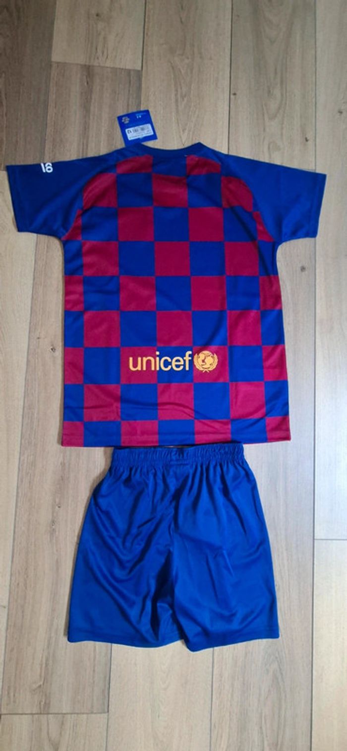Maillot et short FCB - photo numéro 2