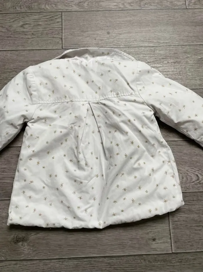 Manteau blanc Etoiles dorées  Kiabi 24 mois  Fille 24 mois #ingridblogmode2ans - photo numéro 5