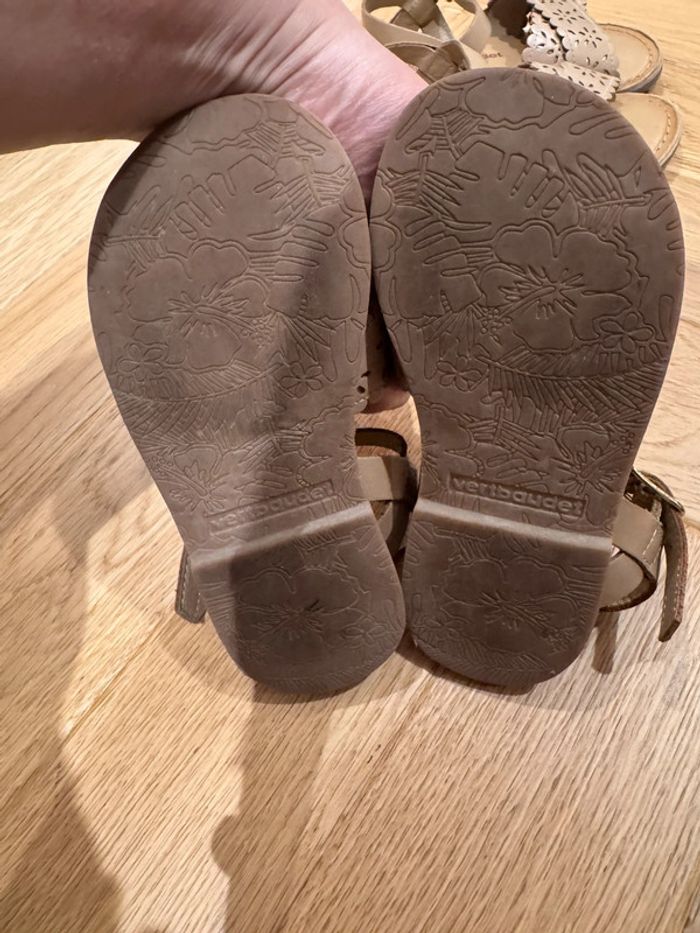 🤎 lot de 2 paires de sandales fille pointure 26 Vertbaudet 30€. - photo numéro 8