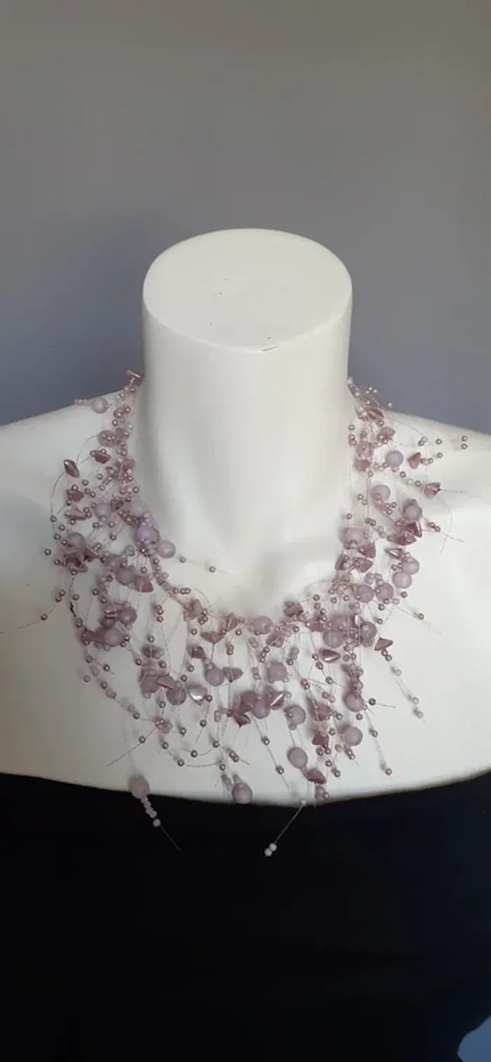 Joli collier mauve - photo numéro 2