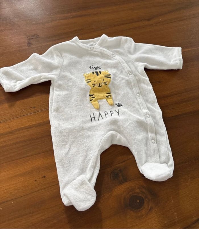 Lot  de 3  pyjamas naissance  + 1 de 1 mois plutôt garçon - photo numéro 3