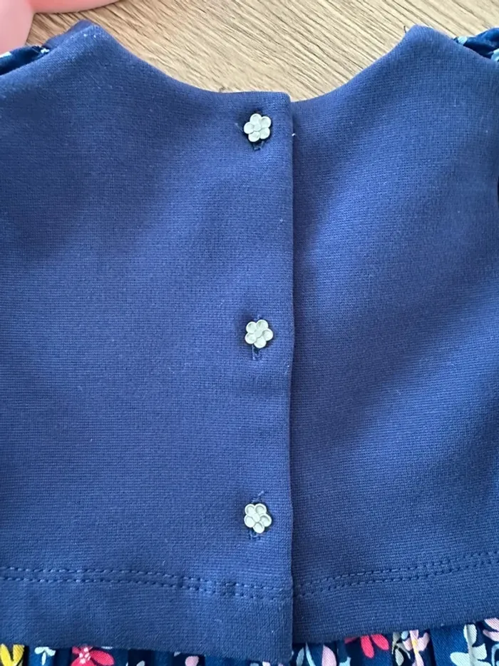 Robe bleue fleurie 9 mois - photo numéro 6