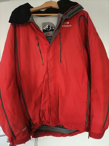 Veste Eider rouge en excellent état 