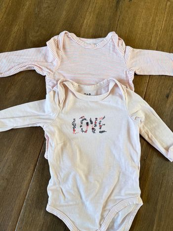 Lot de deux bodies 6mois