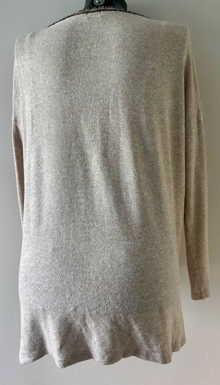 Haut doux beige à col bijou - photo numéro 3