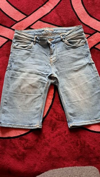 Short djeans en très bon état taille 38