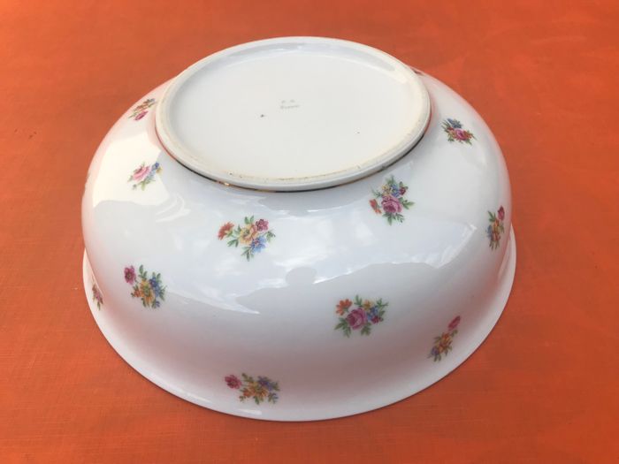 Ancien Saladier P.N France Porcelaine blanche à décor brassées de fleurs - photo numéro 3