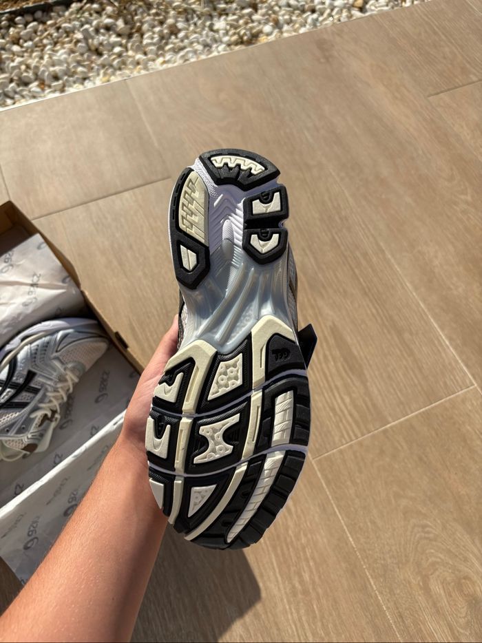 Asics Kayano Cream Black - Taille 44 - photo numéro 5