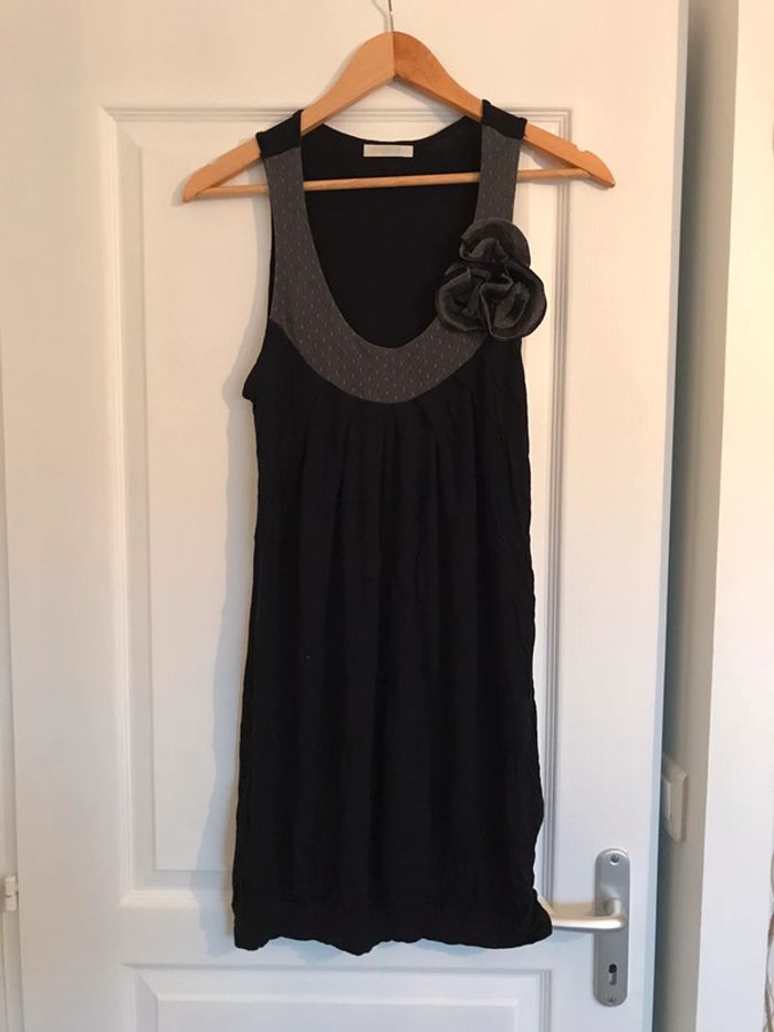 Robe noire fluide