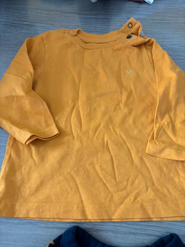 Lot tee shirt manche longue 6 mois - photo numéro 3