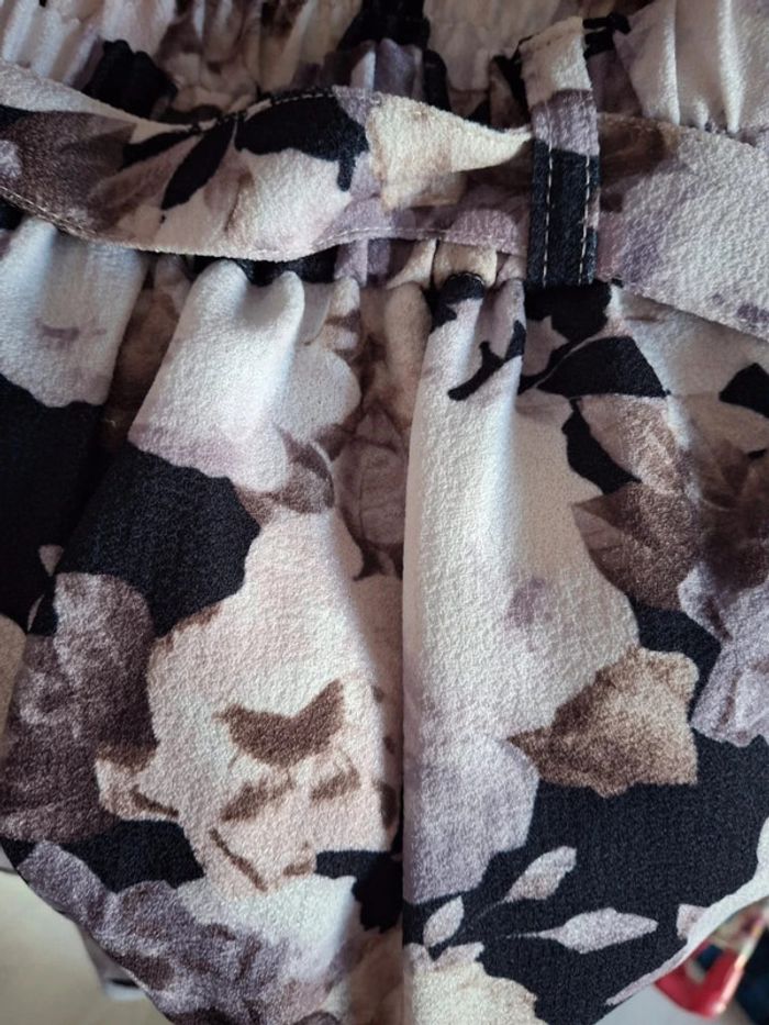 Short en crepe fleuris noir beige violet lilas kiabi taille S 36 - photo numéro 6