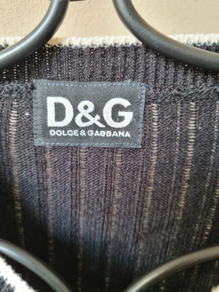 Pull noir et blanc avec bandes ajourees - photo numéro 2