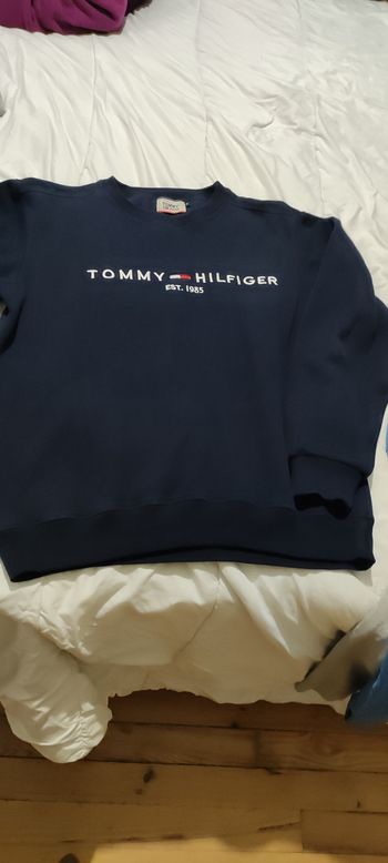 Pulls tomy  pour 14ans .