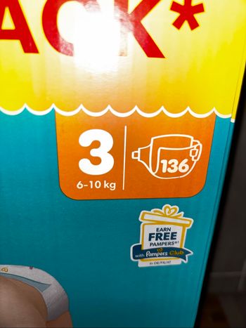 Maxi Pack de 136 Couches Pampers  Baby-Dry Neuf Dans L’emballage.