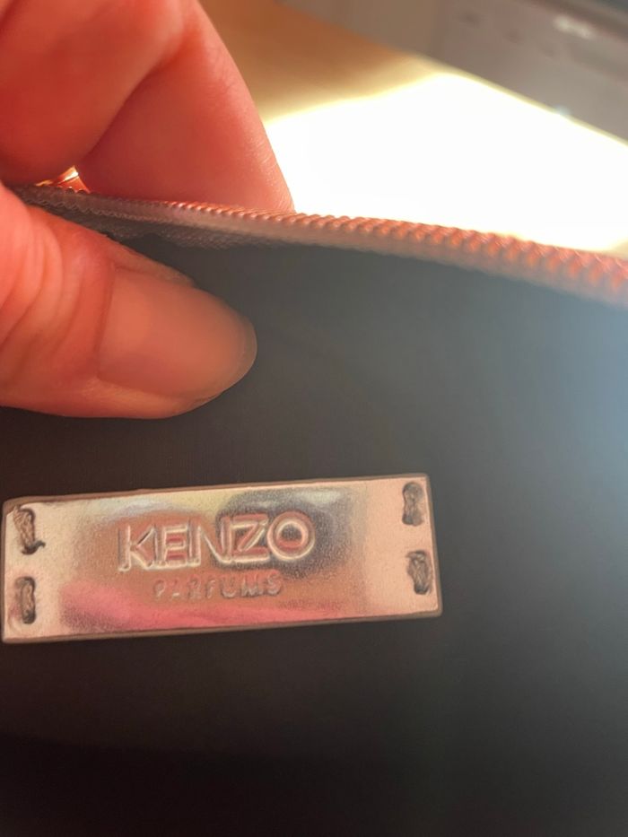 Trousse toilette maquillage kenzo - photo numéro 5