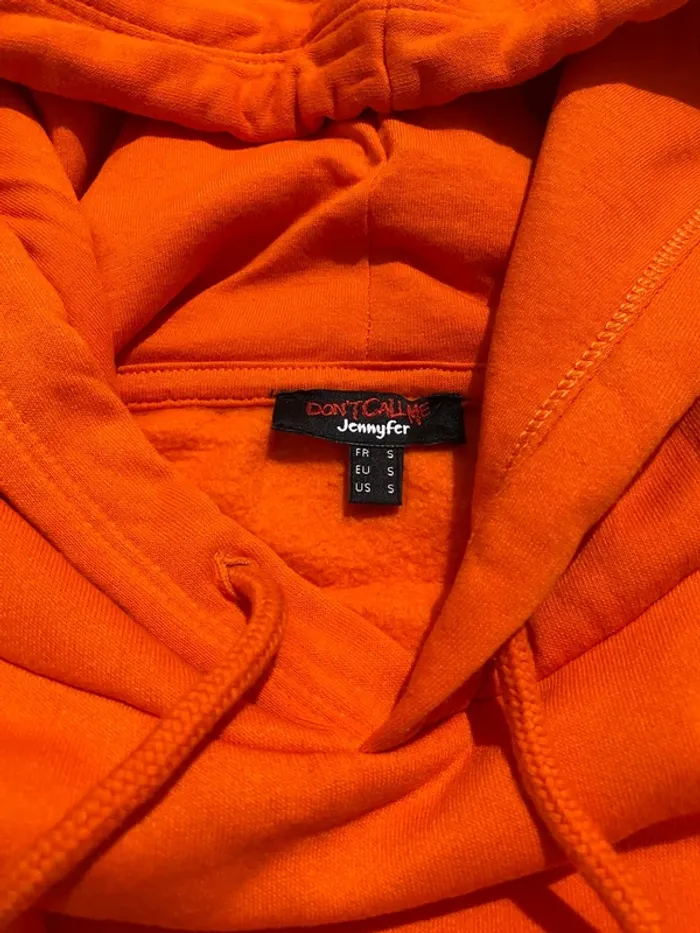 Sweat à capuche court orange – Don’t Call Me Jennyfer - photo numéro 3