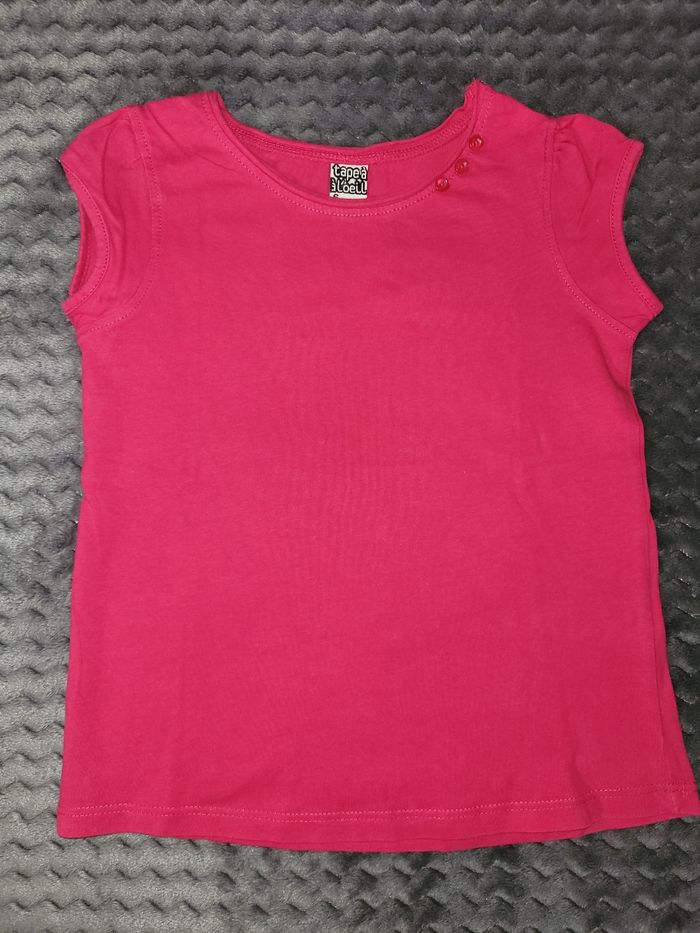 T-shirt à manches courtes taille 6 ans