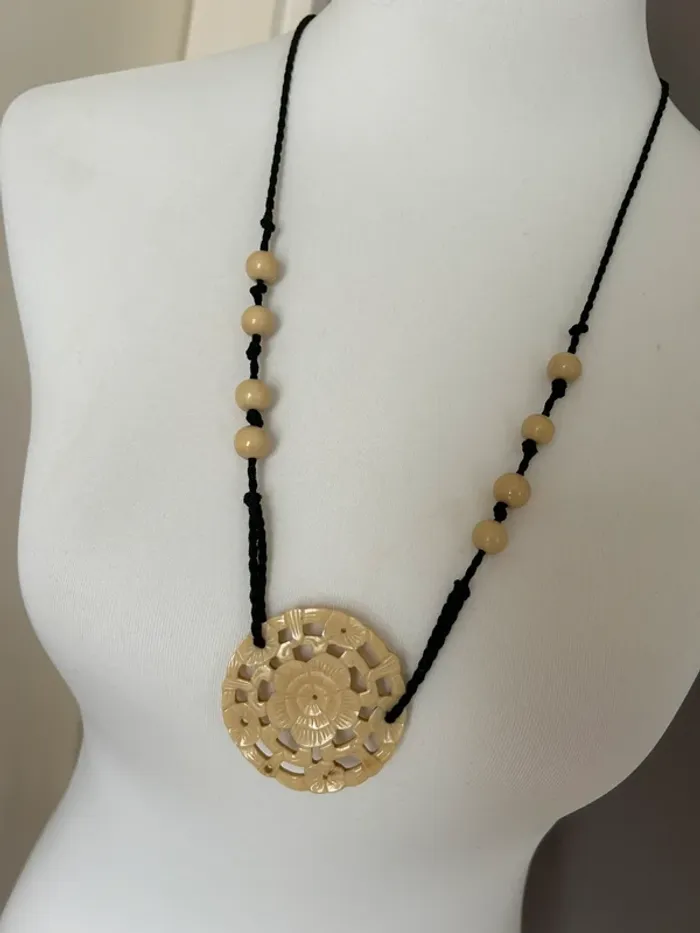Collier femme, sautoir, bohème, cordon et perles - photo numéro 2
