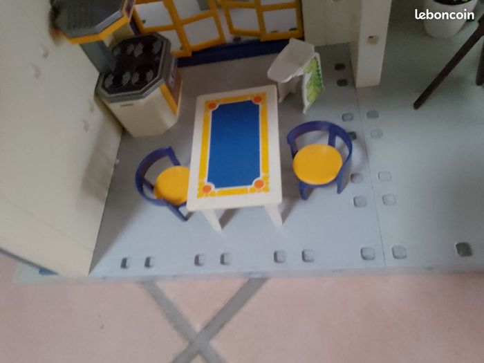 Maison Playmobil avec accessoires - photo numéro 4