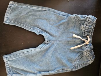 Jean léger taille 12 mois