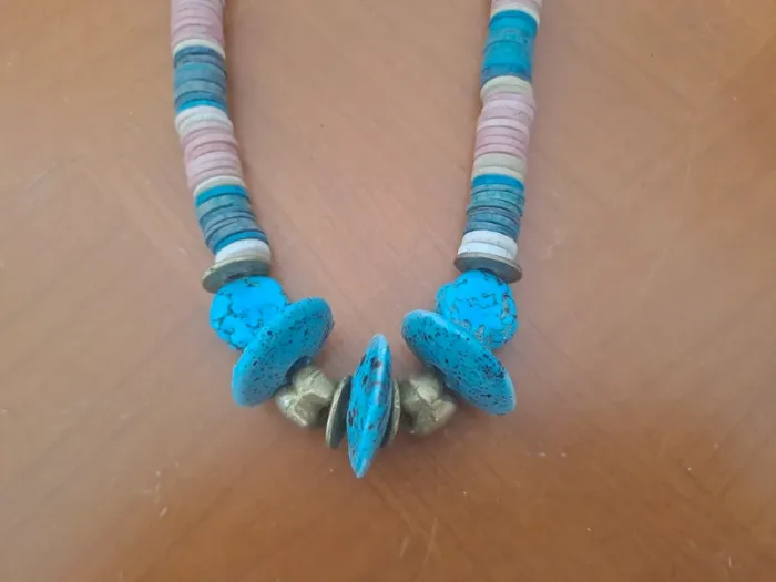Collier ras du cou rose et bleu - photo numéro 3
