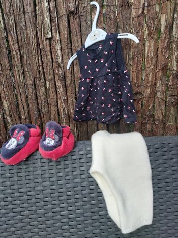 Ensemble 3 pièces Disney Kiabi robes chaussons et pantalon chaud