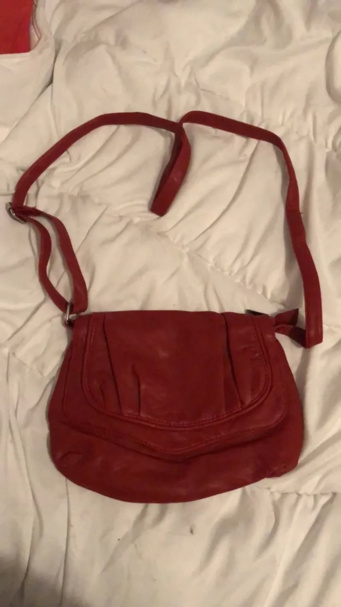 Sac bandoulière rouge Bordeaux