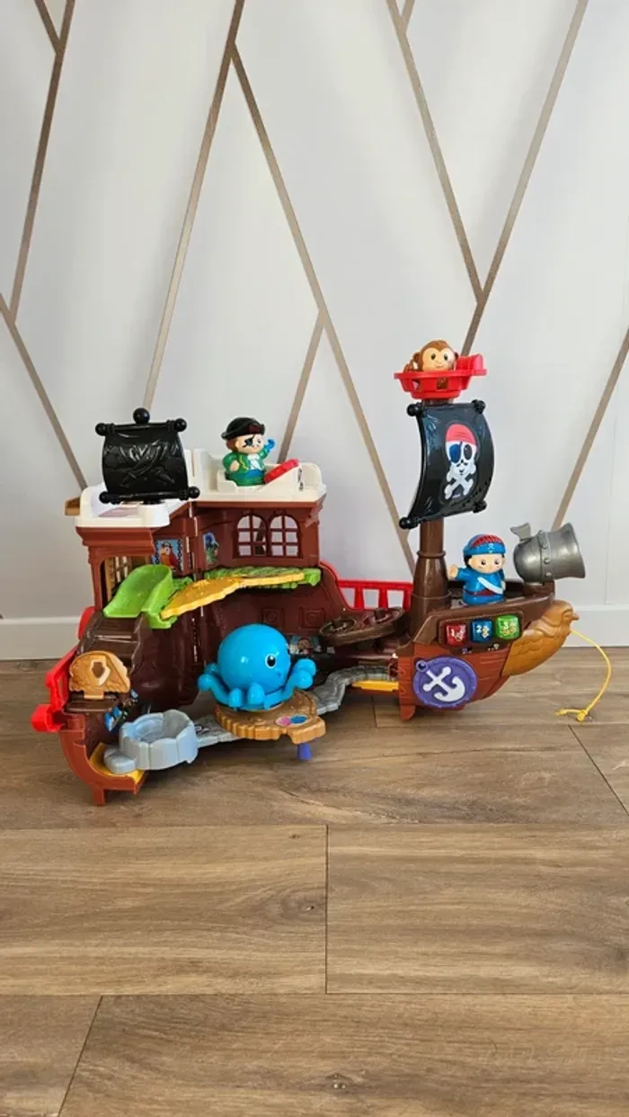 Grand bateau pirates musical Vtech